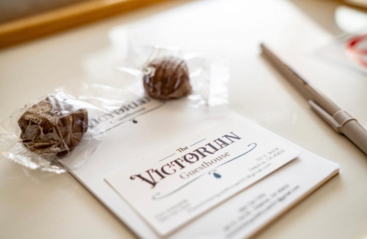 The Victorian Guesthouse Delphos Екстериор снимка